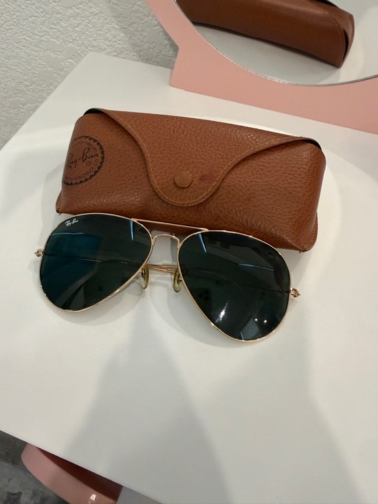 RAY BAN AVIATOR SUNGLASSES